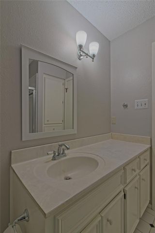 400 DEEPWOOD DR, Georgetown, TX 78628