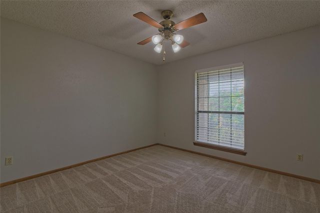 400 DEEPWOOD DR, Georgetown, TX 78628