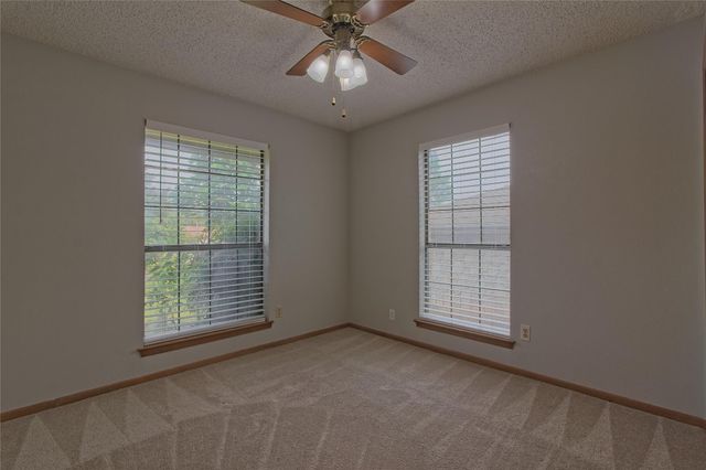400 DEEPWOOD DR, Georgetown, TX 78628