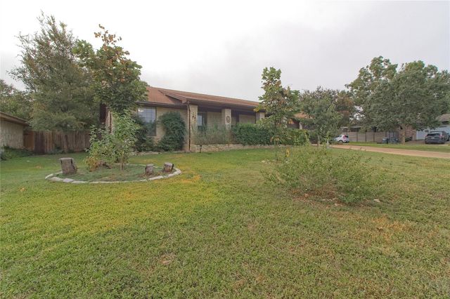 400 DEEPWOOD DR, Georgetown, TX 78628