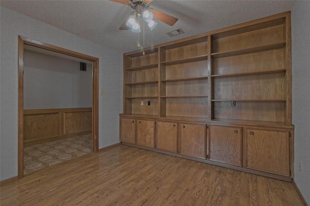 400 DEEPWOOD DR, Georgetown, TX 78628