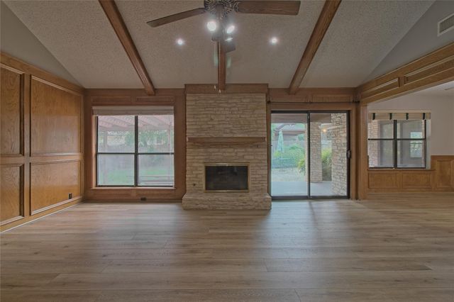 400 DEEPWOOD DR, Georgetown, TX 78628