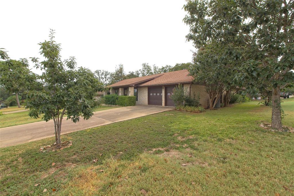 400 DEEPWOOD DR, Georgetown, TX 78628