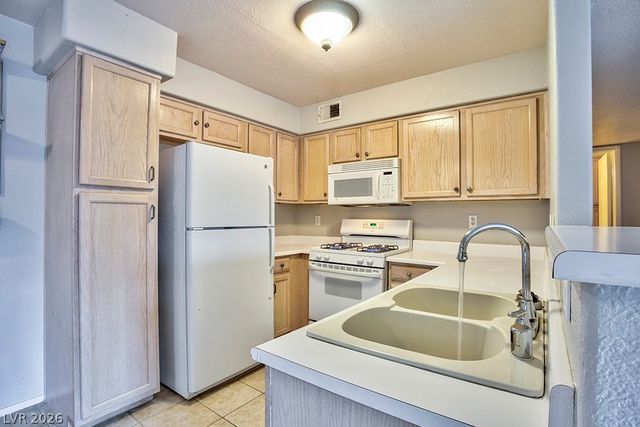 3128 Tarpon Drive 202, Las Vegas, NV 89120