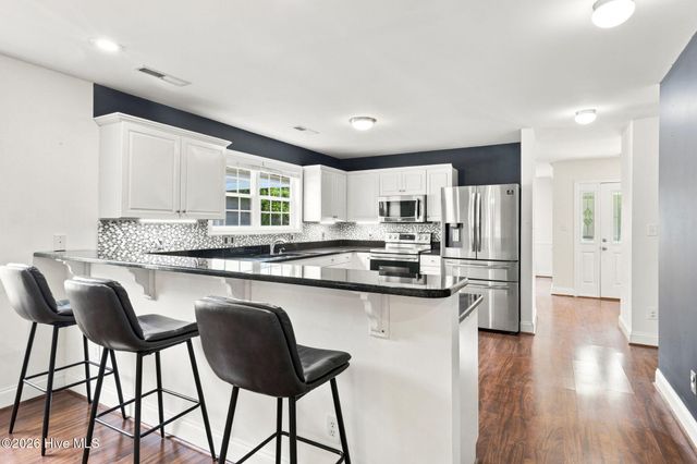 1004 Bally Bunion Lane, Burgaw, NC 28425