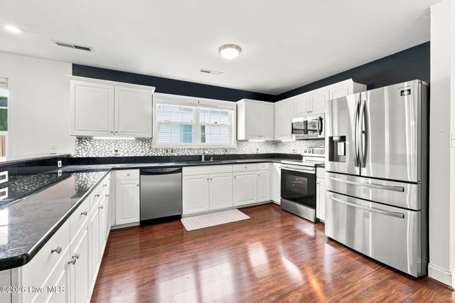 1004 Bally Bunion Lane, Burgaw, NC 28425