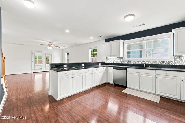 1004 Bally Bunion Lane, Burgaw, NC 28425
