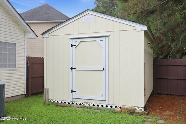 1004 Bally Bunion Lane, Burgaw, NC 28425
