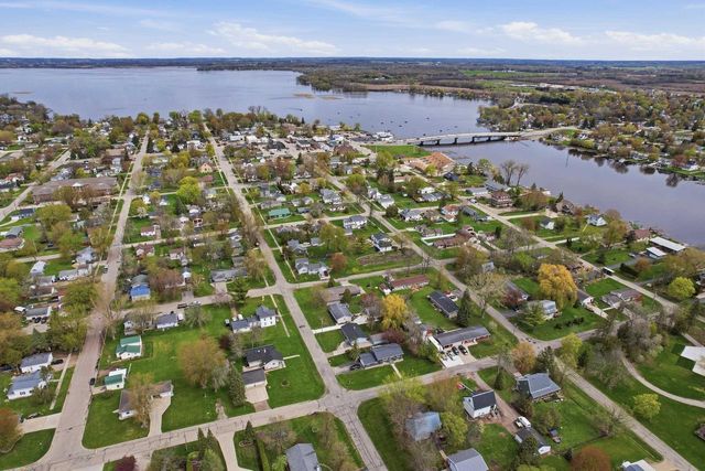 417 S 3RD STREET, Winneconne, WI 54986