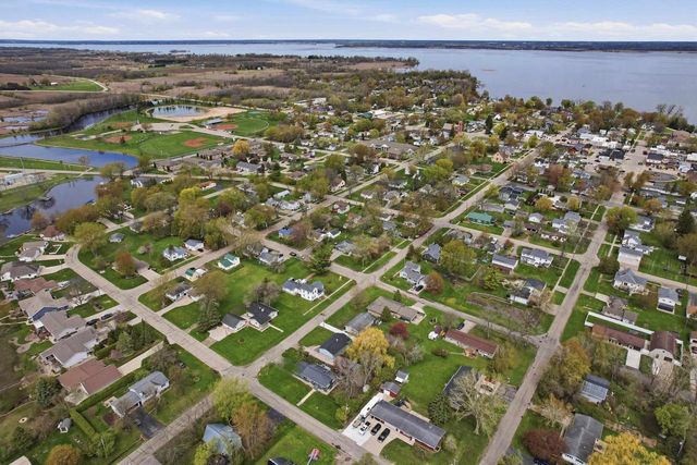 417 S 3RD STREET, Winneconne, WI 54986