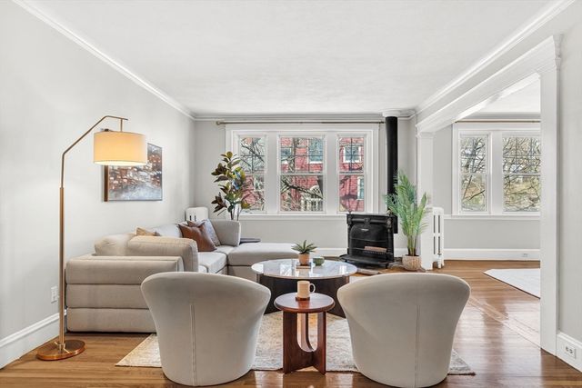 50 Lancaster Ter 4, Brookline, MA 02446