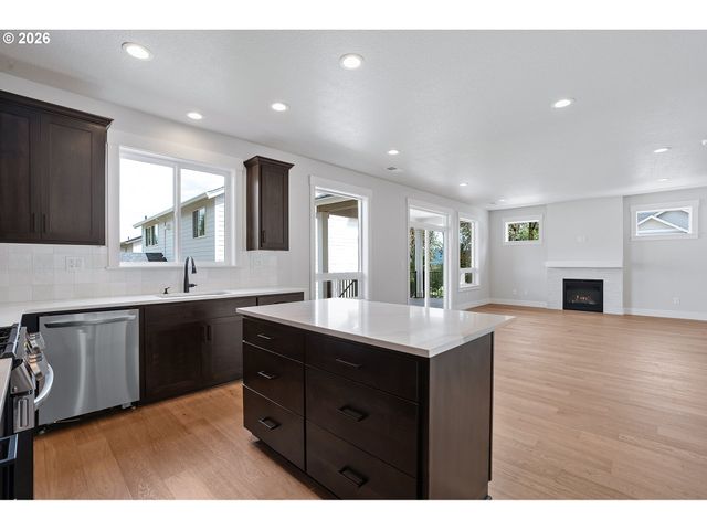 13945 Se Piper Cub Way, Milwaukie, OR 97267