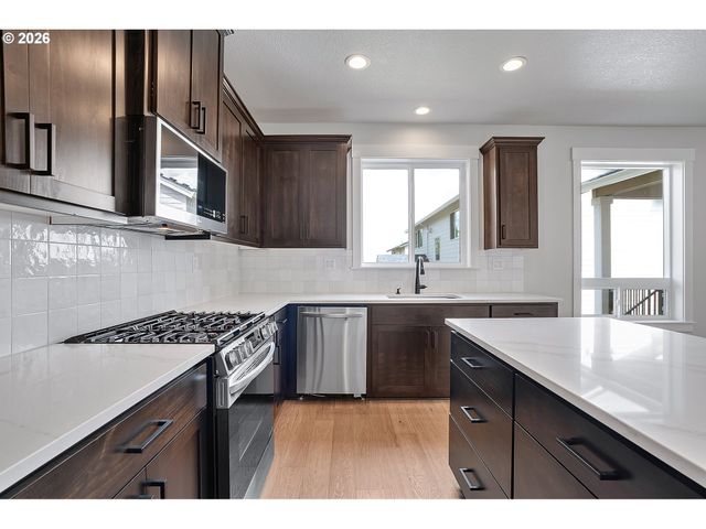 13945 Se Piper Cub Way, Milwaukie, OR 97267