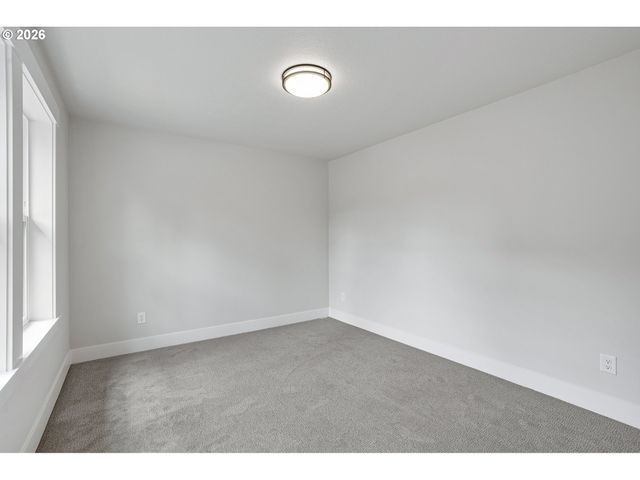 13945 Se Piper Cub Way, Milwaukie, OR 97267