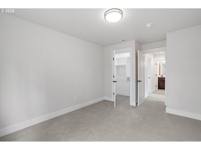 13945 Se Piper Cub Way, Milwaukie, OR 97267