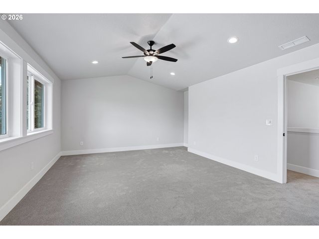 13945 Se Piper Cub Way, Milwaukie, OR 97267