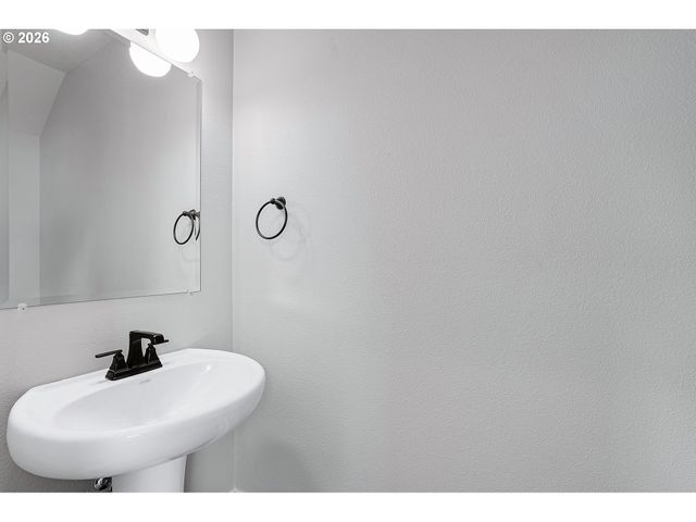 13945 Se Piper Cub Way, Milwaukie, OR 97267