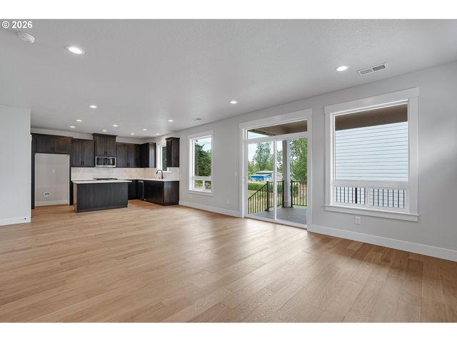 13945 Se Piper Cub Way, Milwaukie, OR 97267