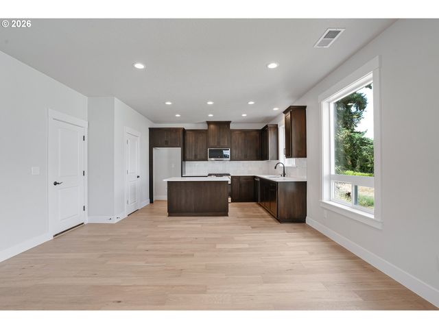 13945 Se Piper Cub Way, Milwaukie, OR 97267