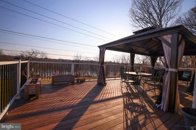 102 WATERVIEW, Eagleville, PA 19403