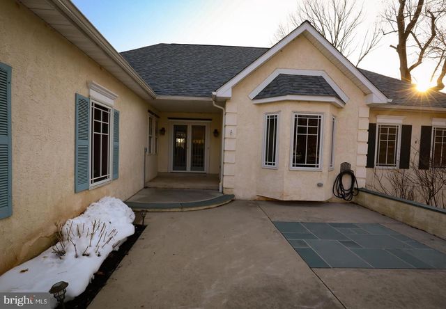 102 WATERVIEW, Eagleville, PA 19403