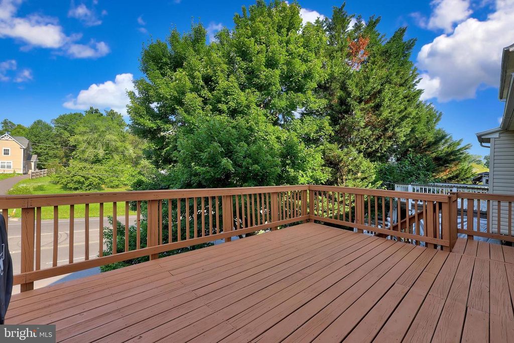 19 BARNUM DR, Stafford, VA 22556