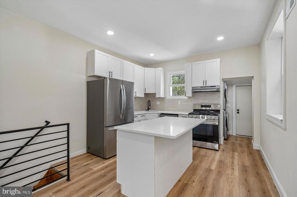 5612 LARCHWOOD AVE, Philadelphia, PA 19143 — photo 2