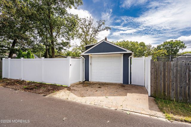 1940 New Street, Toms River, NJ 08753