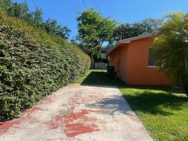 3366 Thomas Ave, Miami, FL 33133