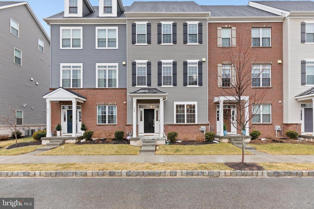 609 BURCHAM ST, Phoenixville, PA 19460