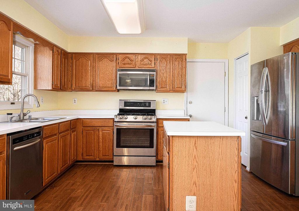 Image 21 of property listing at 644 SYMPHONY WOODS DR, Silver Spring, MD 20901