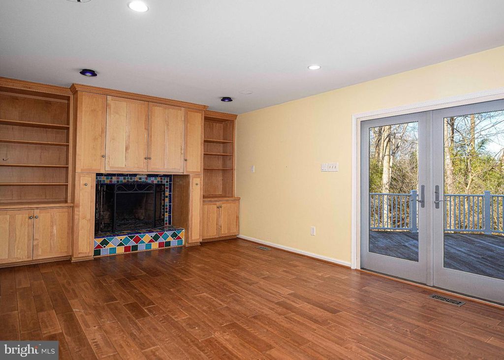 Image 27 of property listing at 644 SYMPHONY WOODS DR, Silver Spring, MD 20901