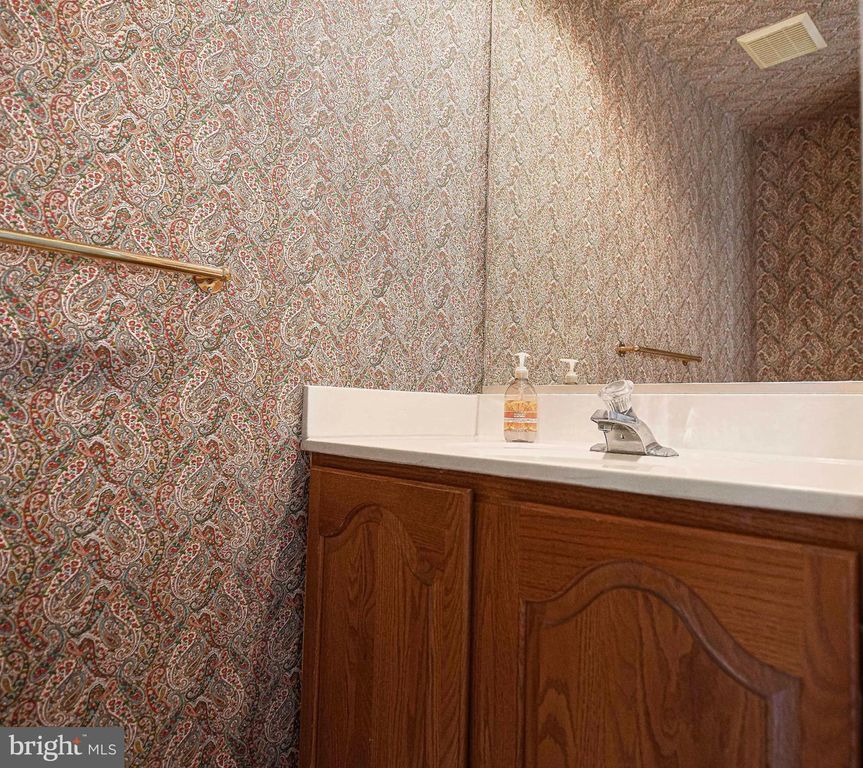 Image 29 of property listing at 644 SYMPHONY WOODS DR, Silver Spring, MD 20901