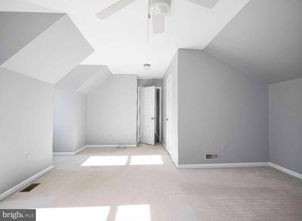 Image 39 of property listing at 644 SYMPHONY WOODS DR, Silver Spring, MD 20901