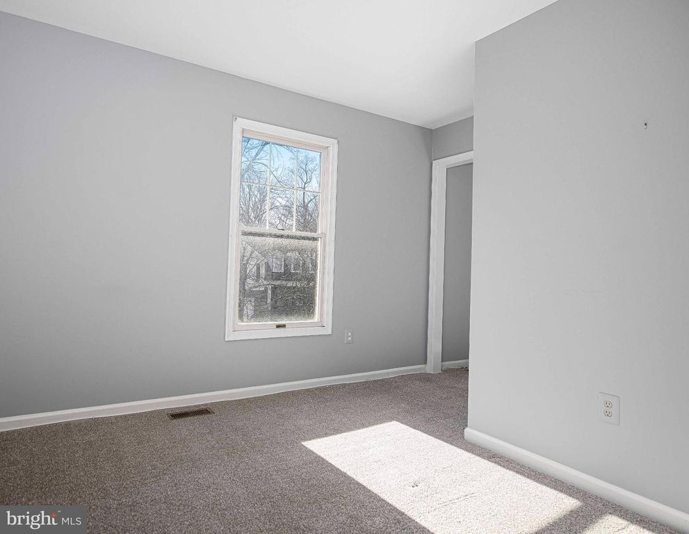 Image 43 of property listing at 644 SYMPHONY WOODS DR, Silver Spring, MD 20901