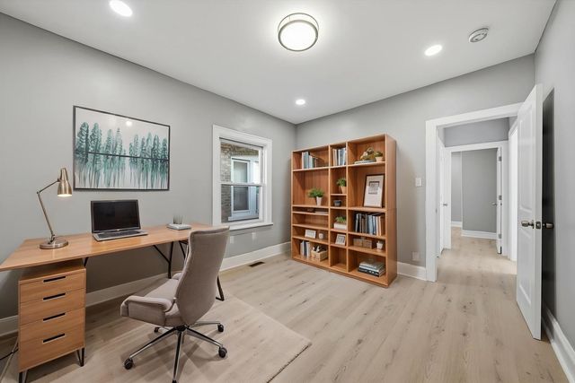 8352 S Phillips Avenue, Chicago, IL 60617