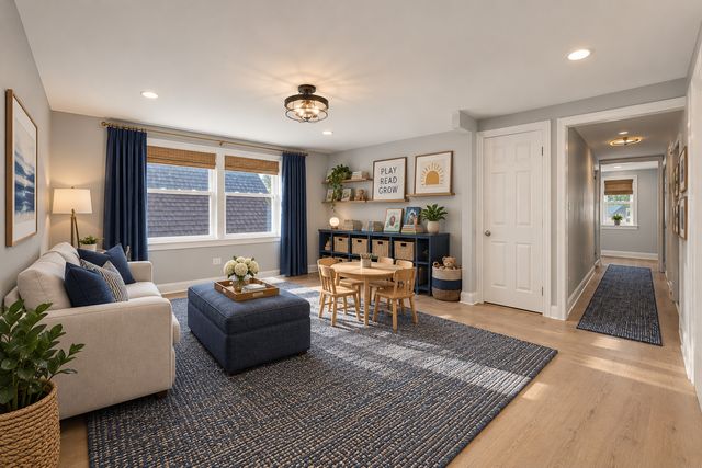 8352 S Phillips Avenue, Chicago, IL 60617