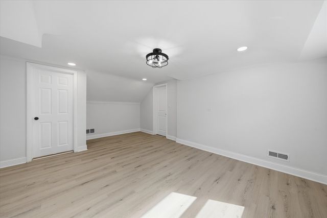 8352 S Phillips Avenue, Chicago, IL 60617