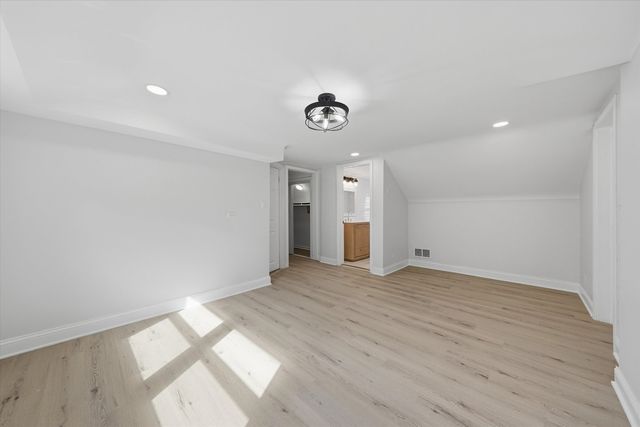 8352 S Phillips Avenue, Chicago, IL 60617