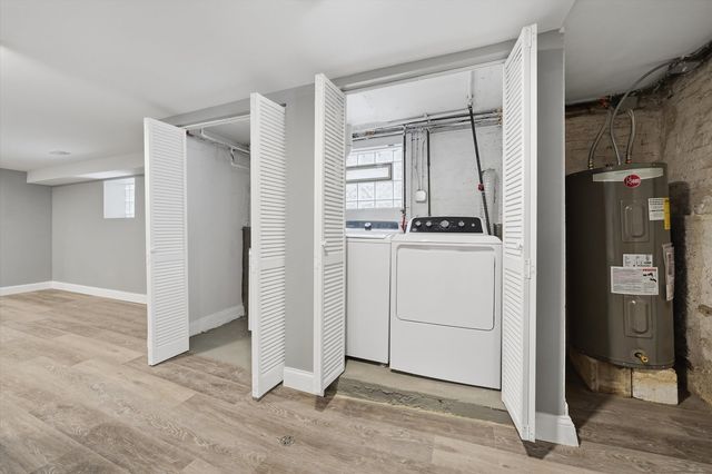 8352 S Phillips Avenue, Chicago, IL 60617