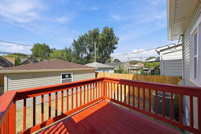 8352 S Phillips Avenue, Chicago, IL 60617