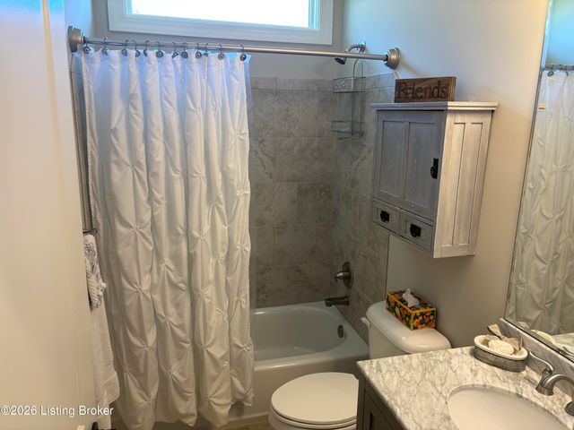 2418 Irish Bend Ct, Fisherville, KY 40023