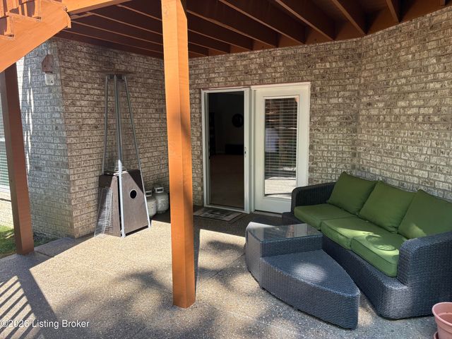 2418 Irish Bend Ct, Fisherville, KY 40023