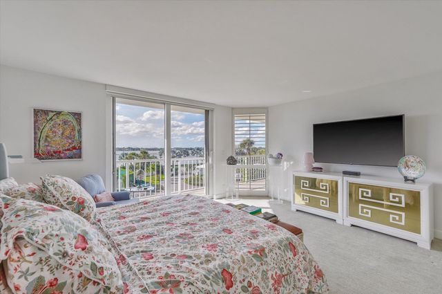 3170 S Ocean Boulevard S S305, Palm Beach, FL 33480