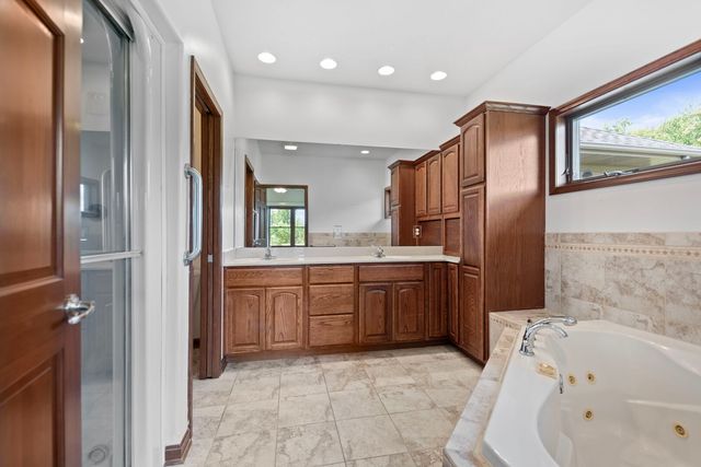 2745 S Hieland Road, St. Anne, IL 60964