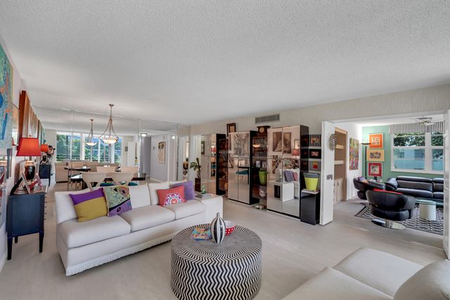 804 CYPRESS GROVE Lane 210, Pompano Beach, FL 33069