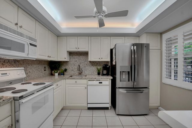 804 CYPRESS GROVE Lane 210, Pompano Beach, FL 33069