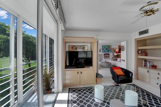 804 CYPRESS GROVE Lane 210, Pompano Beach, FL 33069