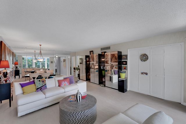 804 CYPRESS GROVE Lane 210, Pompano Beach, FL 33069