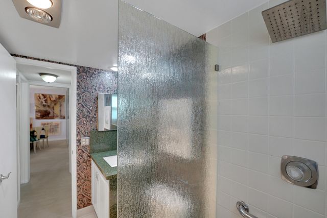 804 CYPRESS GROVE Lane 210, Pompano Beach, FL 33069